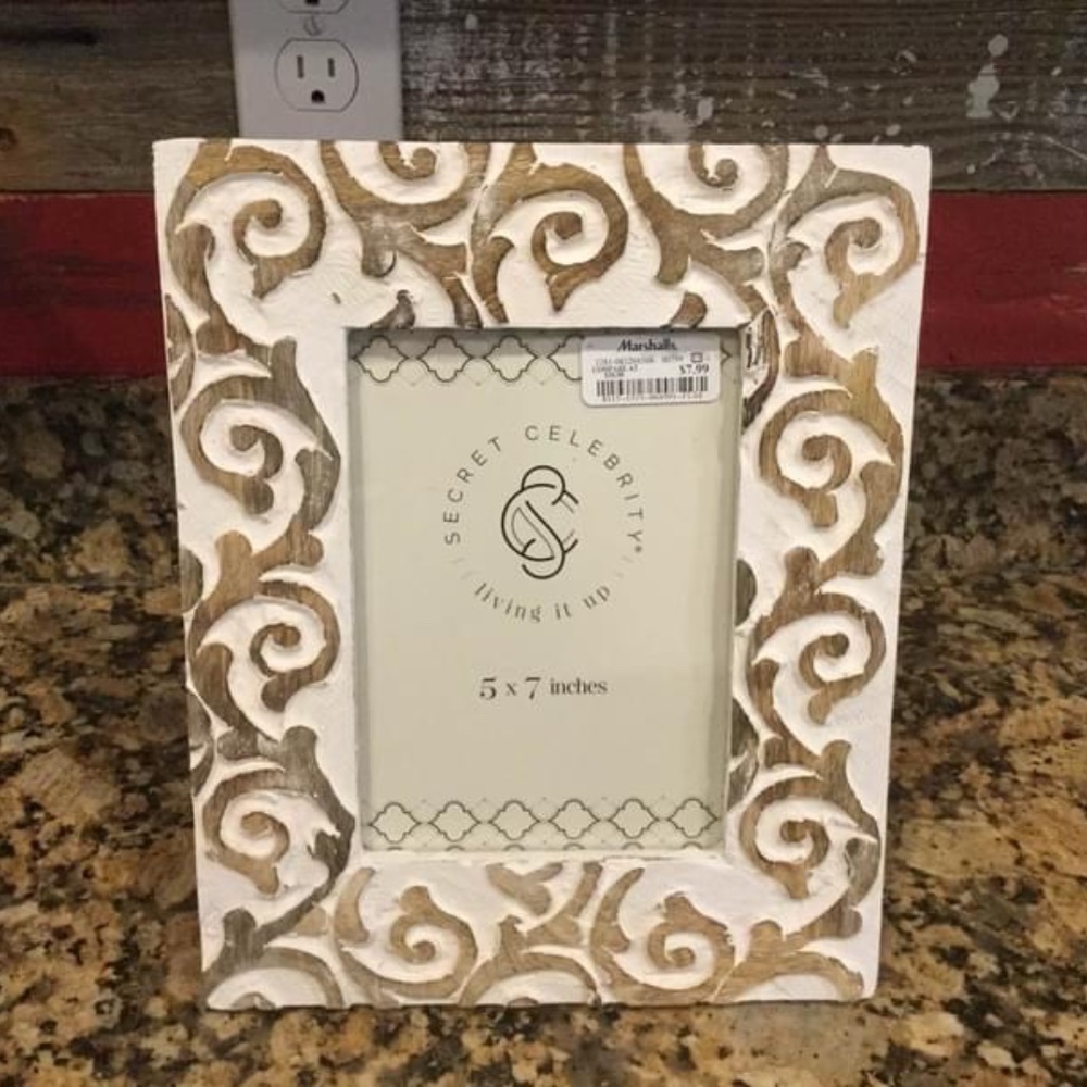 Decorative Farmhouse Shabby Chic White Wood 5 x 7 Picture Frame - NEW